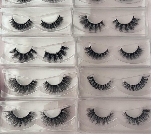 Lash Lover Box (10 Lashes) + Wands + Makeup Puff - 1 pound lashes - Image 3